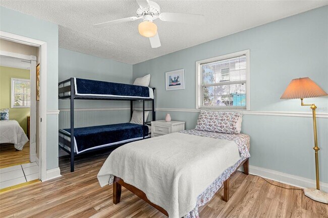 Building Photo - 240 Lyndhurst St