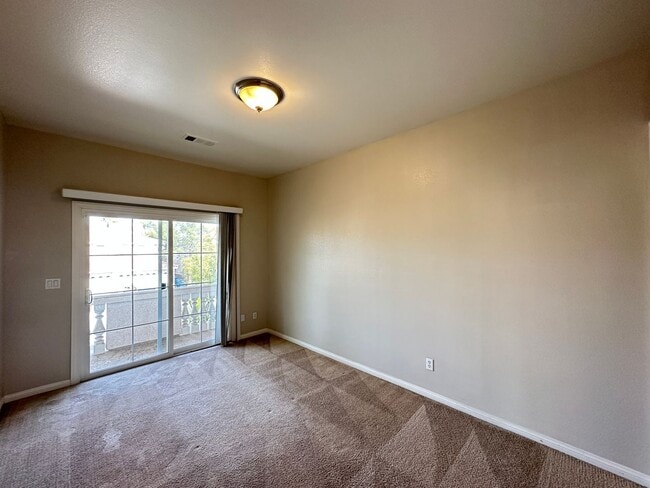 Building Photo - Pinnacle Peaks-Torrey Pines Southwest