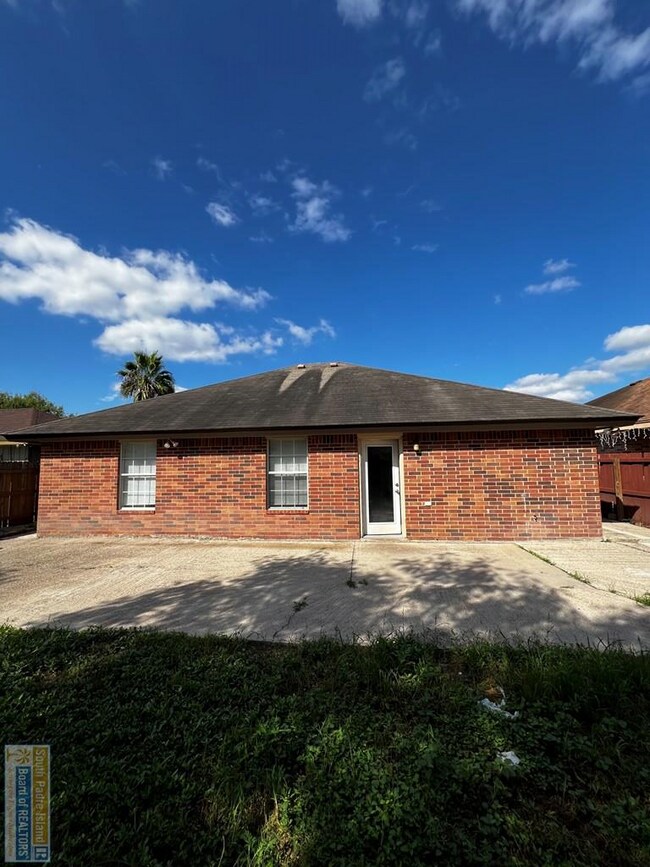 Building Photo - 2813 Capri St