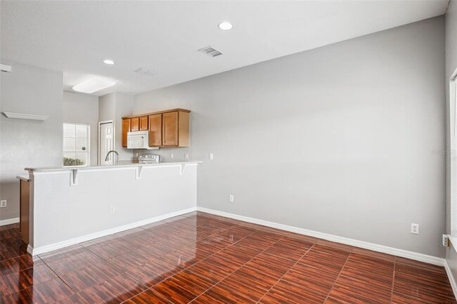 Building Photo - 3757 Clubside Pointe Dr