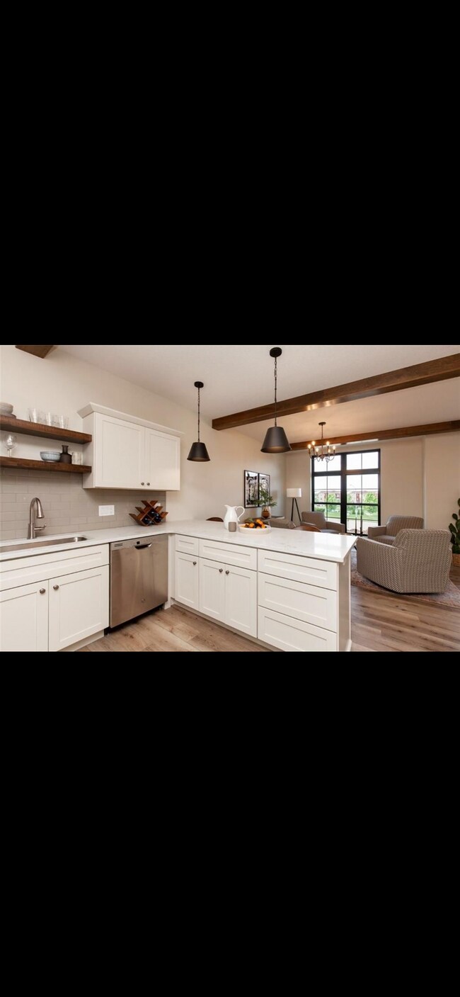 Building Photo - 6460 Galleria Dr