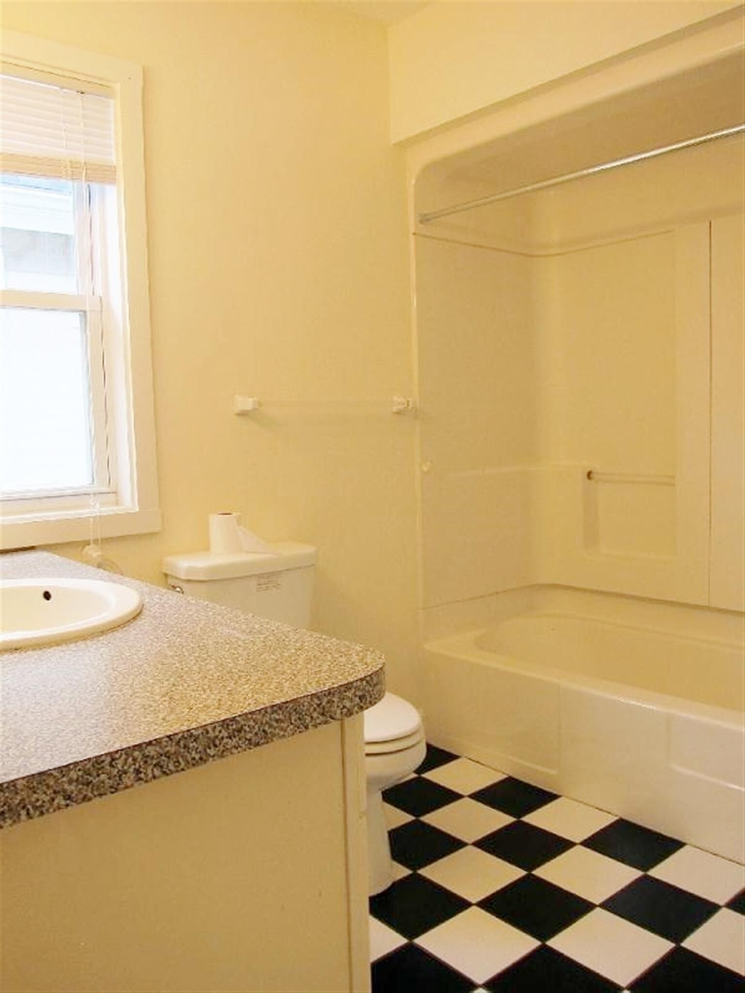 Building Photo - 19 Wesley St