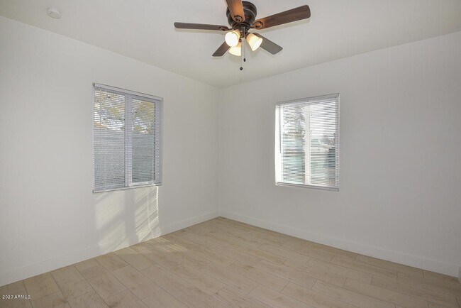 Building Photo - 4727 N 9th St