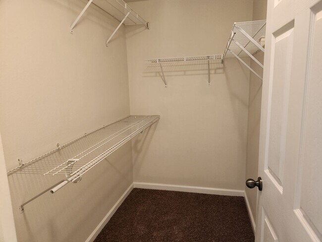 Building Photo - Adorable 3 Bedroom 2.5 Bath home