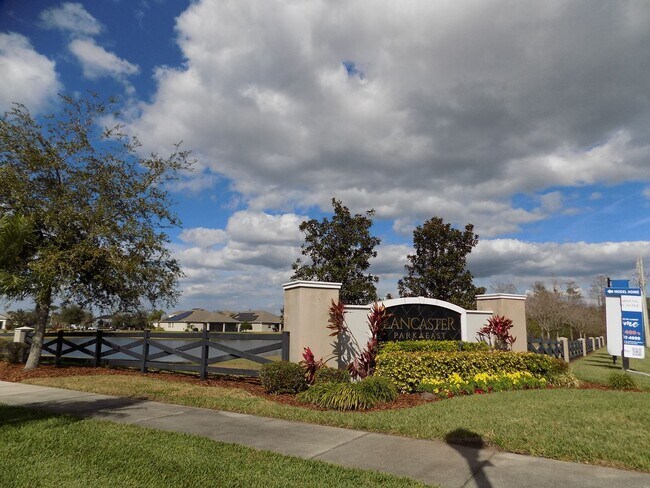 Building Photo - 1713 Chatsworth Cir