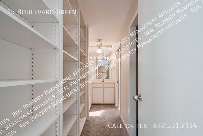 Building Photo - 15 Boulevard Green