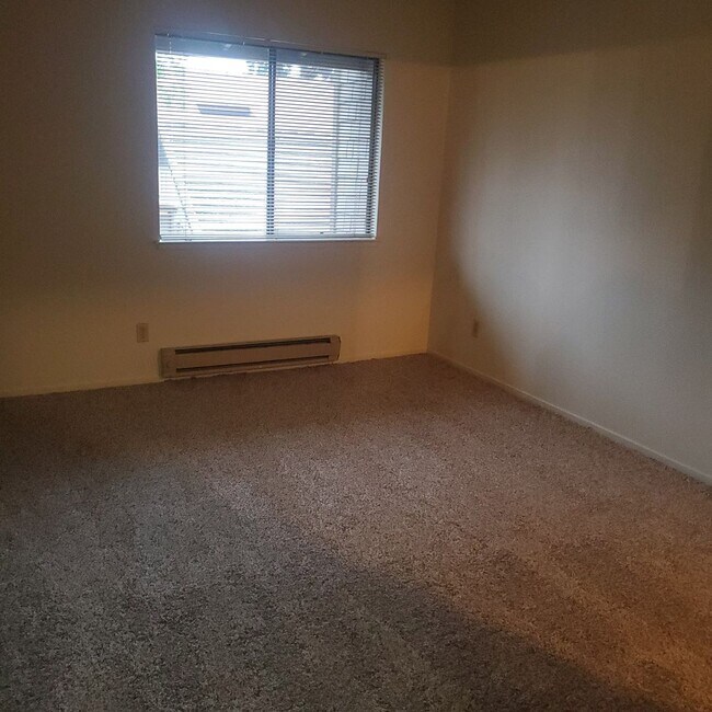 Building Photo - Location, Location! Easy Living in Walnut Creek near Heather Farms/John Muir