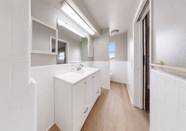 Building Photo - 1729 Bikini Ct