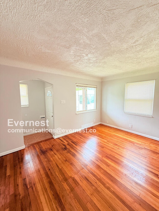 Building Photo - 14980 Tacoma St