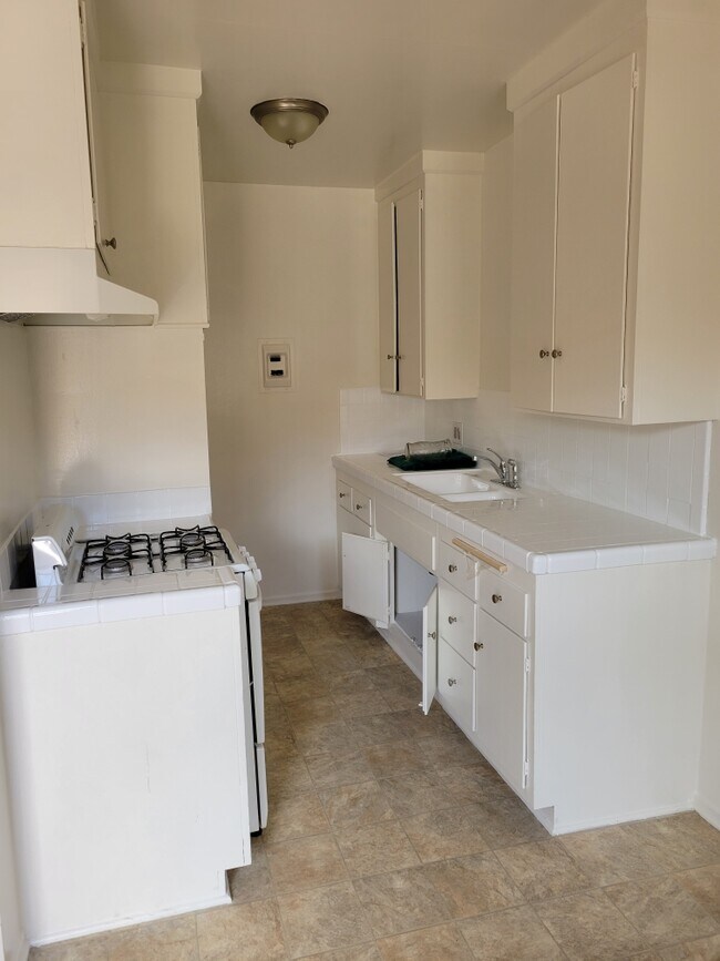 Building Photo - 130 S Adams St