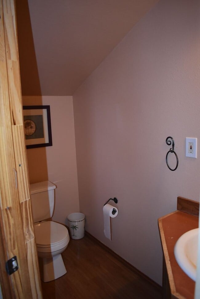 Building Photo - Beautiful Remodeled Home with 3 Bedrooms a...