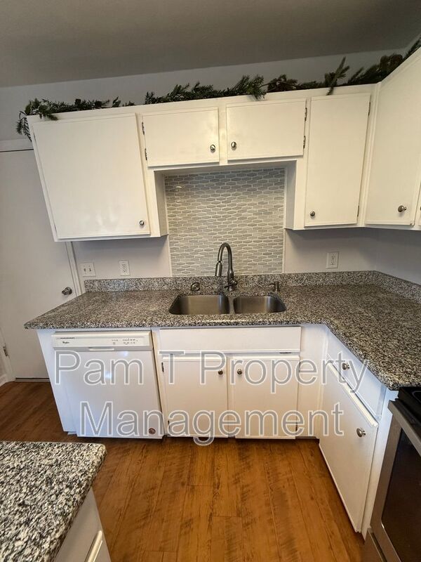 Building Photo - 226 Bordeaux Ln