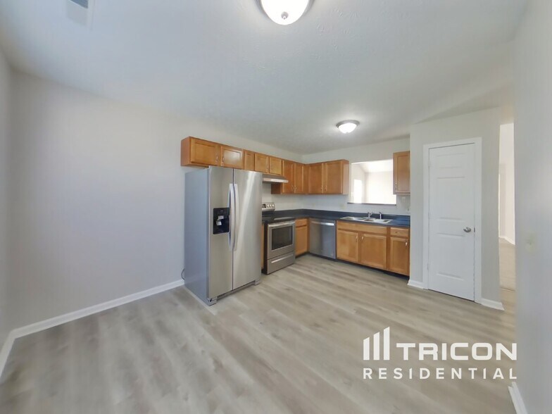 Building Photo - 625 Eastpointe Dr