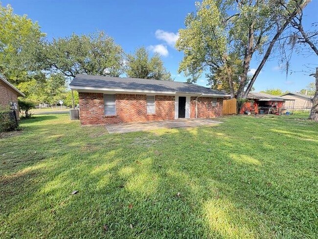 Building Photo - 2941 Shenandoah Dr