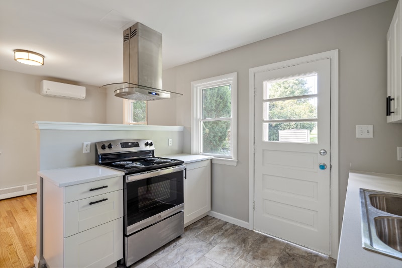 Building Photo - 707 Fairview Ave