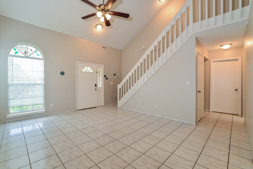 Building Photo - 1212 Abberton Dr