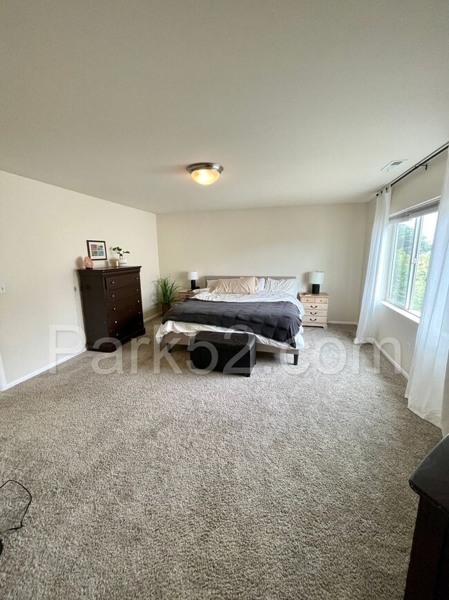 Building Photo - 3 Bedroom Plus Office Space Single Family Home in Lacey