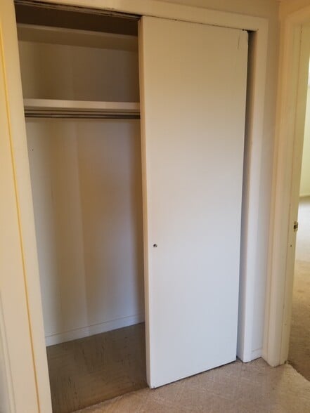 Building Photo - 2752 University Ave