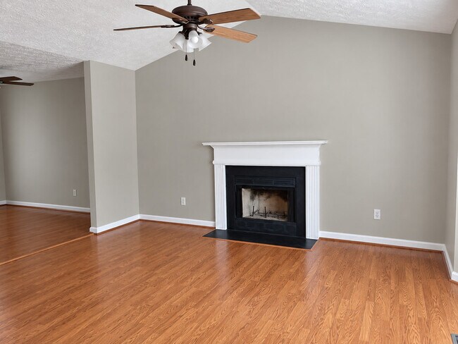 Building Photo - 3904 Welham Green Ct