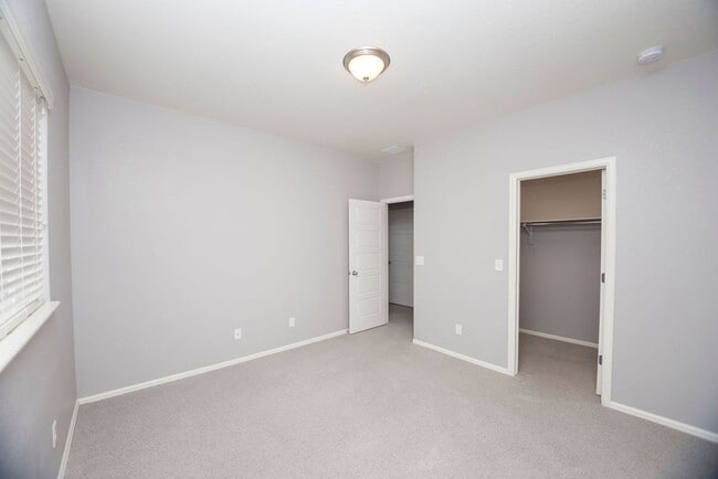 Building Photo - Beautiful Single-Family Home in a Great Location!