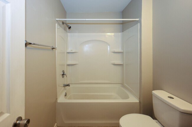 Building Photo - 2895 Haynes Club Cir SW