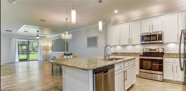 Building Photo - 9170 Woodhurst Dr
