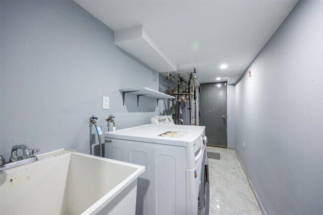 Building Photo - 60-12 171st St