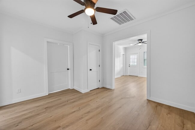 Building Photo - 2202 Hutchins St