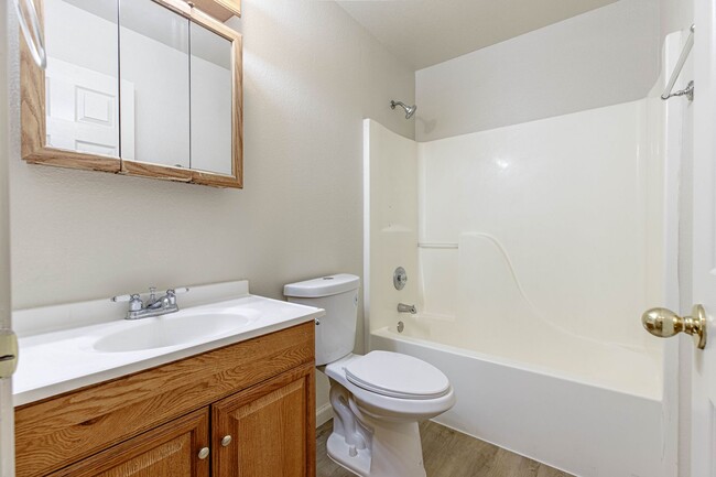 Building Photo - 3 bed 2 bath home for RENT in Modesto by H...