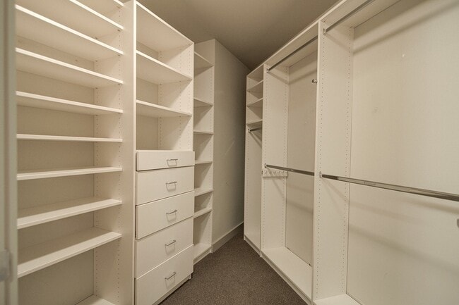 Building Photo - Great 2bd 2ba condo in Downtown/South Lake...