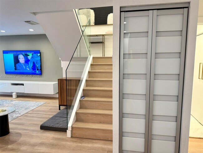 Building Photo - 6420 NW 109th Ave