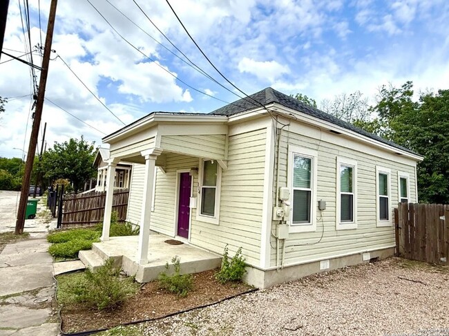 Building Photo - 114 Oleander St
