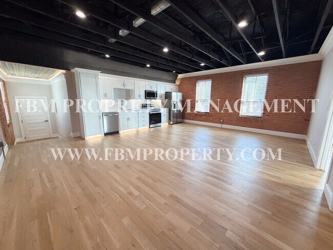 Building Photo - Ennis &amp; Dallas (Lofts) / 3SM Group - NF