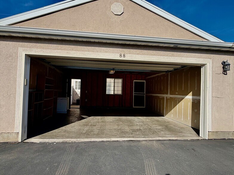 Building Photo - 88 Hampton Pl