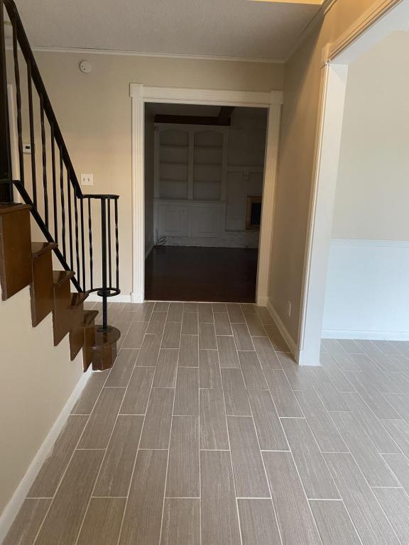 Building Photo - 6932 S Knoxville Ave