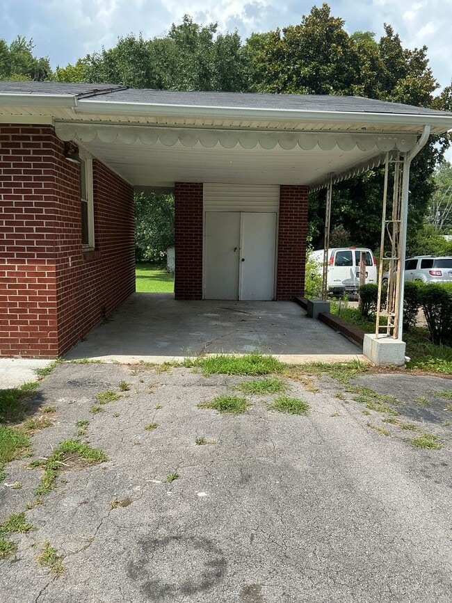 Building Photo - 205 Old Trenton Rd