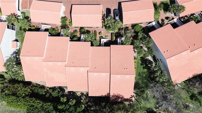 Building Photo - 2265 Hidden Lake Dr