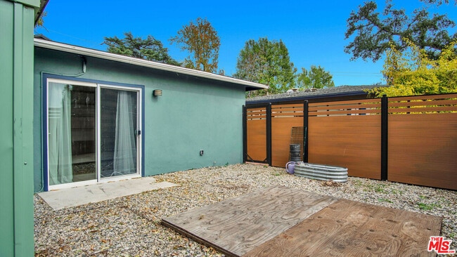 Building Photo - 1007 Sunmore Ln