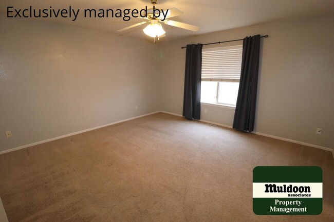 Building Photo - Lovely Pet Friendly Pueblo West home!  Com...