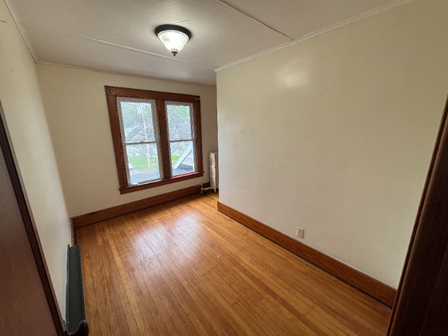 Building Photo - 356 S Edwards Ave