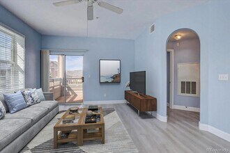 Building Photo - Sun soaked & roomy 1br with community pool...