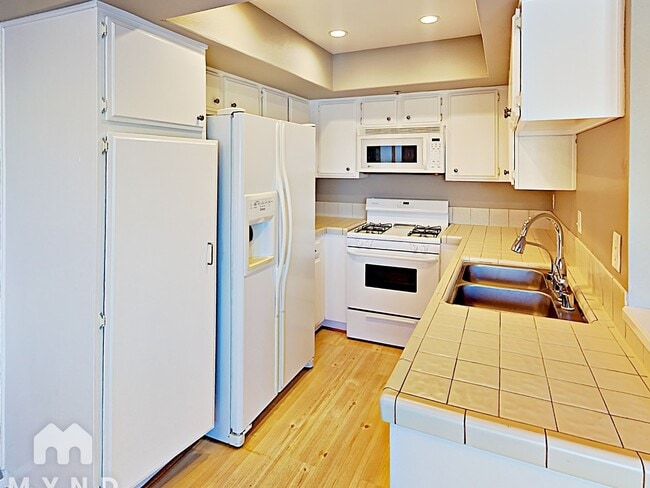 Building Photo - 107 Mangano Cir