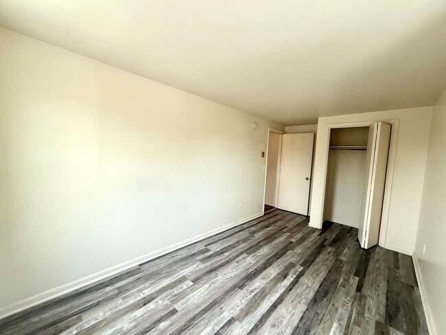 Building Photo - 58 N Front St