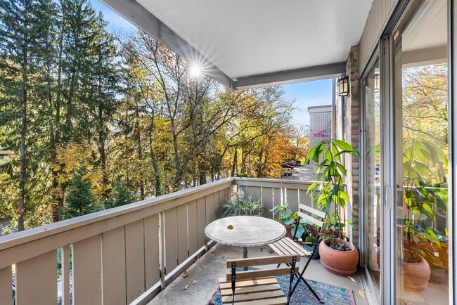 Building Photo - 110 Cross Keys Rd