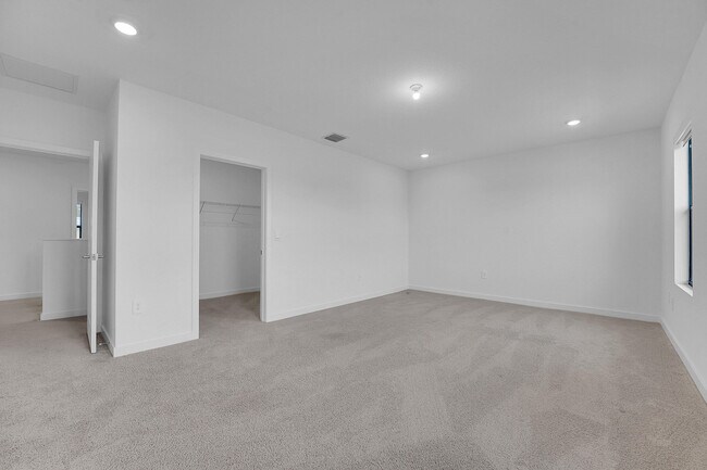 Building Photo - 2006 NE Ocean Dunes Dr