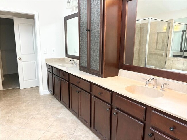 Building Photo - 204 Providence Ln