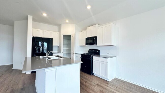 Building Photo - 310 Jeffers