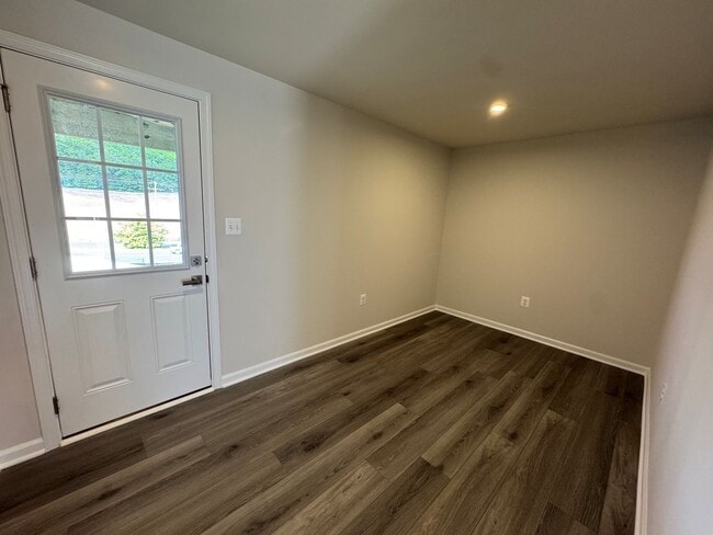 Building Photo - BRAND NEW HOME!