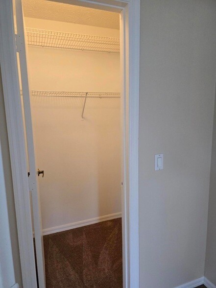 Building Photo - 2601 SE Creston Ln