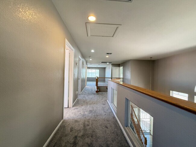 Building Photo - 9536 Sunshade Ct